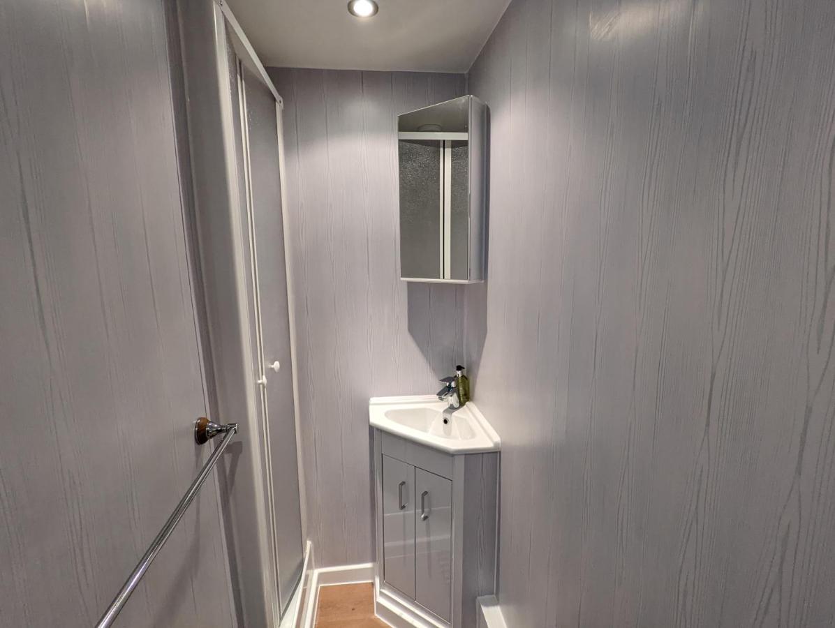 Beautiful Independent Apartment In London Uk Zewnętrze zdjęcie