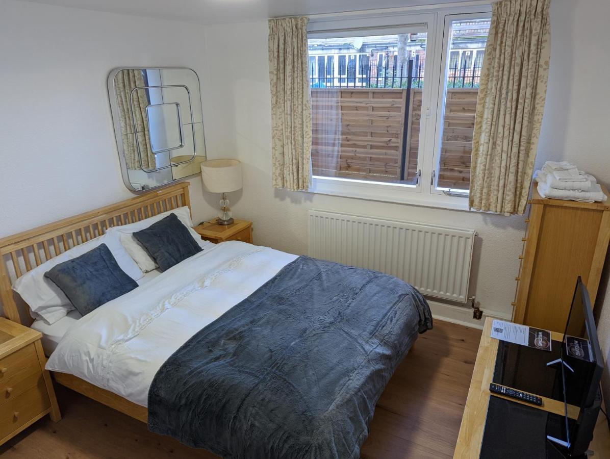 Beautiful Independent Apartment In London Uk Zewnętrze zdjęcie